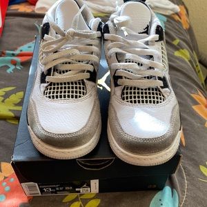 Jordan 4 Retro. Size 13c